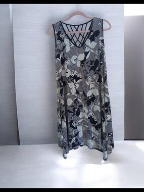 Floral Sleeveless Swing Dress in Navy Blue and Cream